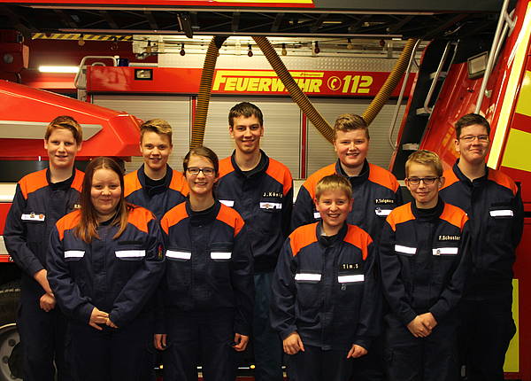 von links Kassierer Robin Nolting, Pressesprecher Darleen Lea Bröcker, Schriftführer Lennart Klaes, Pressesprecher Franziska Lange, Jugendvorsteher Jonathan König, Jugendforum Tim Stohlmann, stellv. Jugendvorsteher Peter Telgmann, Jugendforum Florian Schuster und Pressesprecher Manuel Zielinski